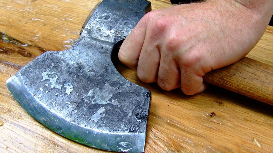 «Работник ножа и топора» атаковал бобруйчанина