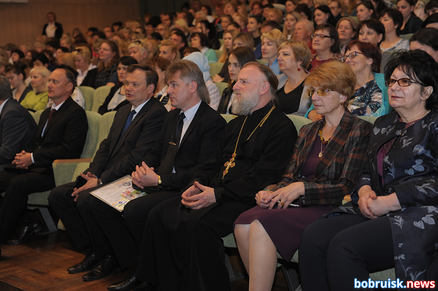 В Бобруйске стартовал Международный фестиваль «Счастье в детях»