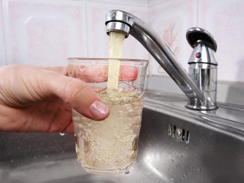 «Коммерческий» на связи»: Можно ли пить потемневшую воду?