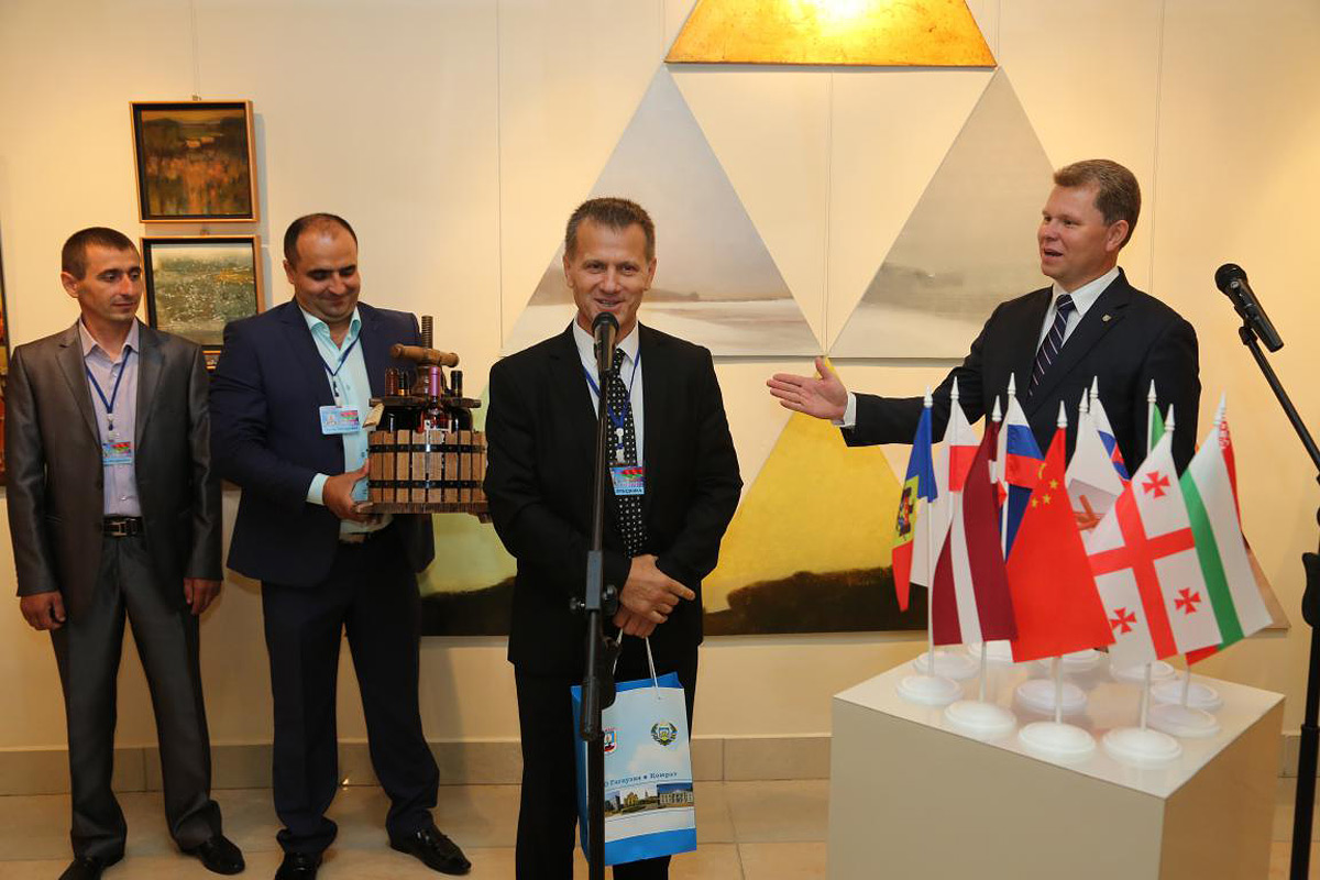 Прием делегаций городов-побратимов и партнеров прошел в Бобруйском художественном музее