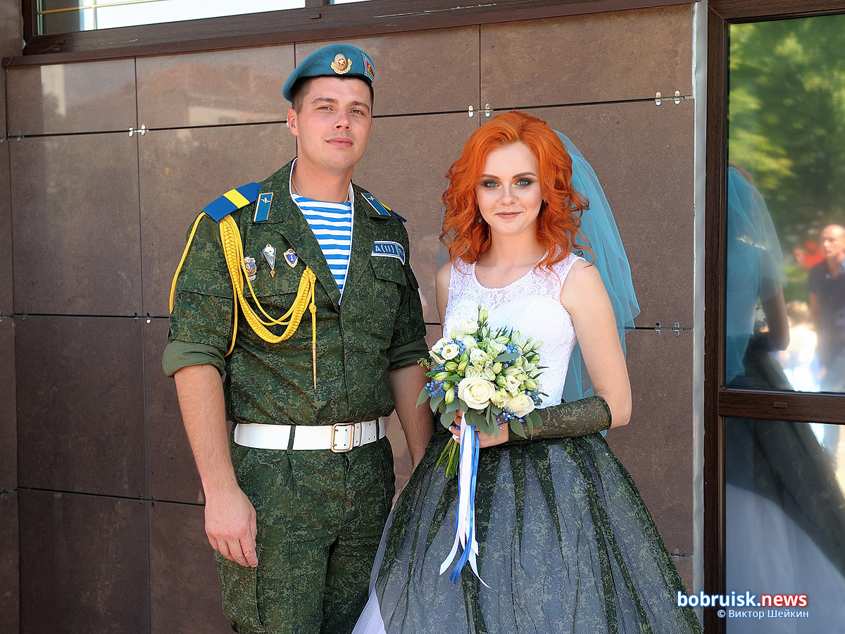В Бобруйске отпраздновали свадьбу в стиле ВДВ