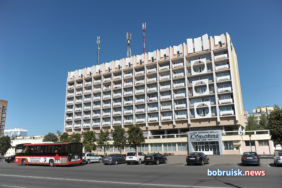 Площадка возле Дворца искусств в Бобруйске — ремонт заглох?