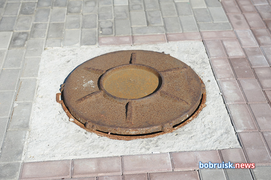 Площадка возле Дворца искусств в Бобруйске — ремонт заглох?