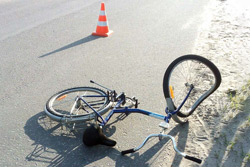 В Бобруйском районе автомобиль сбил велосипедиста