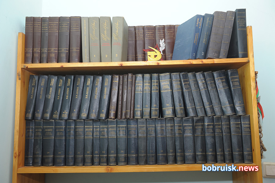 Лидер бобруйских коммунистов — о белорусском капитализме, «кухонной» политике и «красных» юбилеях