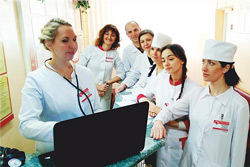 Бобруйская поликлиника №3 теперь общается с пациентами по Viber и WhatsApp