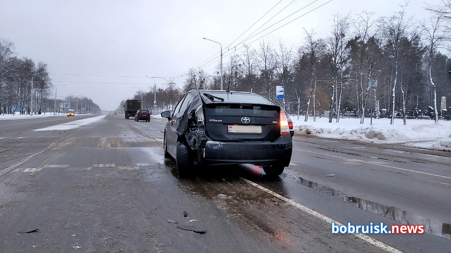 На главной улице Бобруйска водитель скрылся с места ДТП