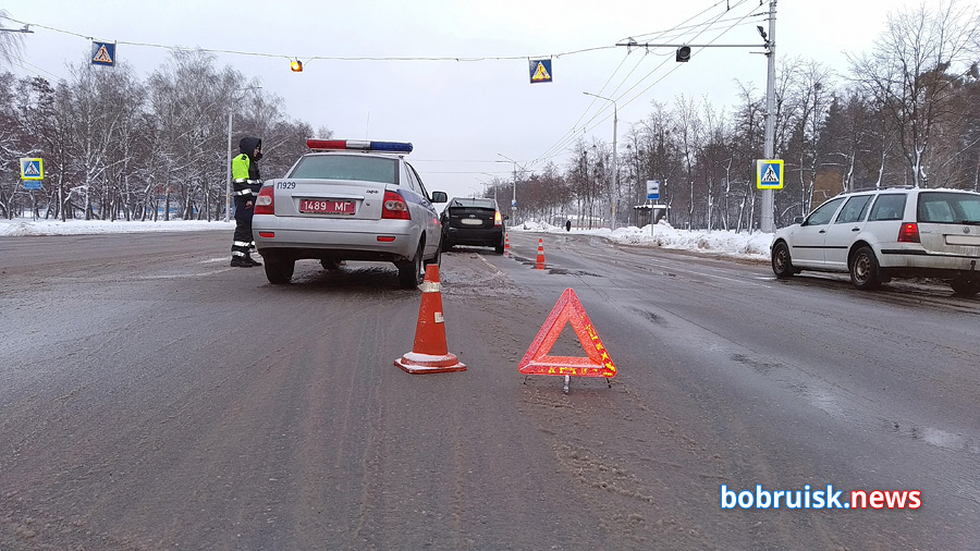 На главной улице Бобруйска водитель скрылся с места ДТП