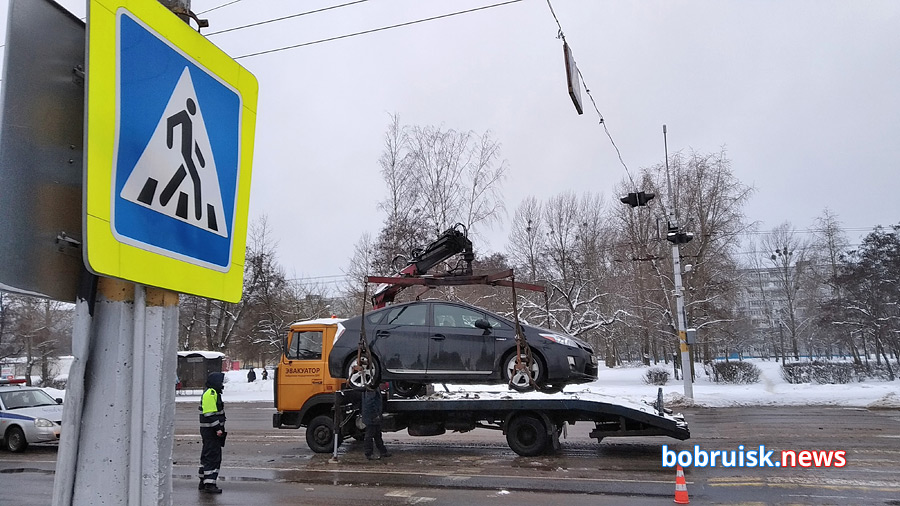 На главной улице Бобруйска водитель скрылся с места ДТП