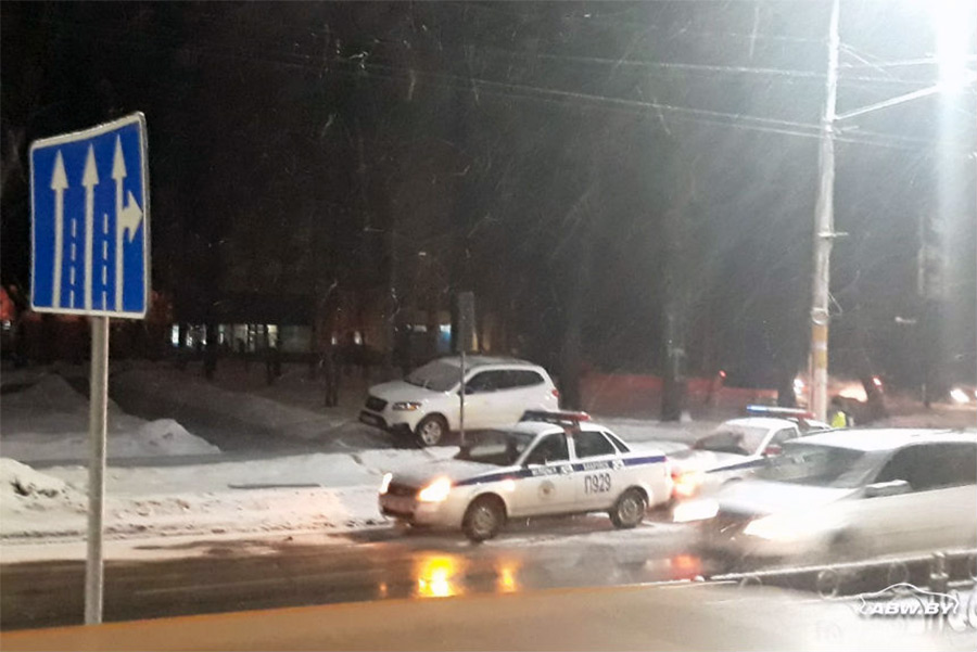 В Бобруйске водитель-неадекват поехал по тротуару и устроил драку с милиционером