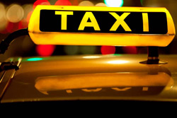 «Коммерческий на связи». Могут ли такси самовольно повышать цены?