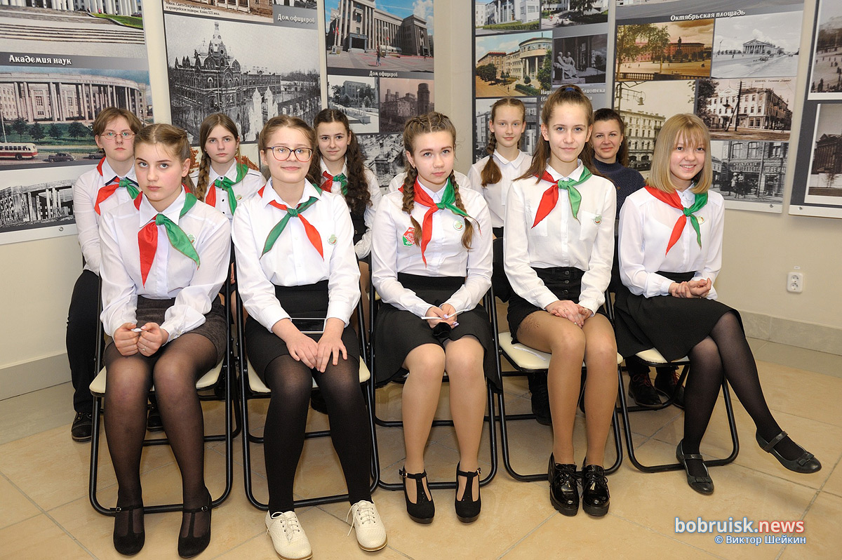 Лучшие школьники Бобруйска получили главный документ 
