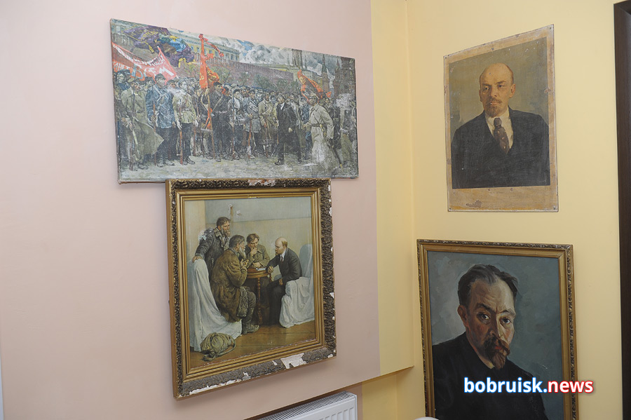 Двое в офисе – я и Ленин: бобруйчанин собрал большую коллекцию артефактов советской эпохи