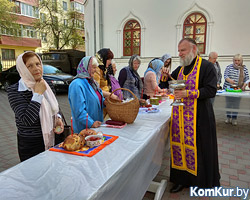 Бобруйчане освящают пасхальные угощения