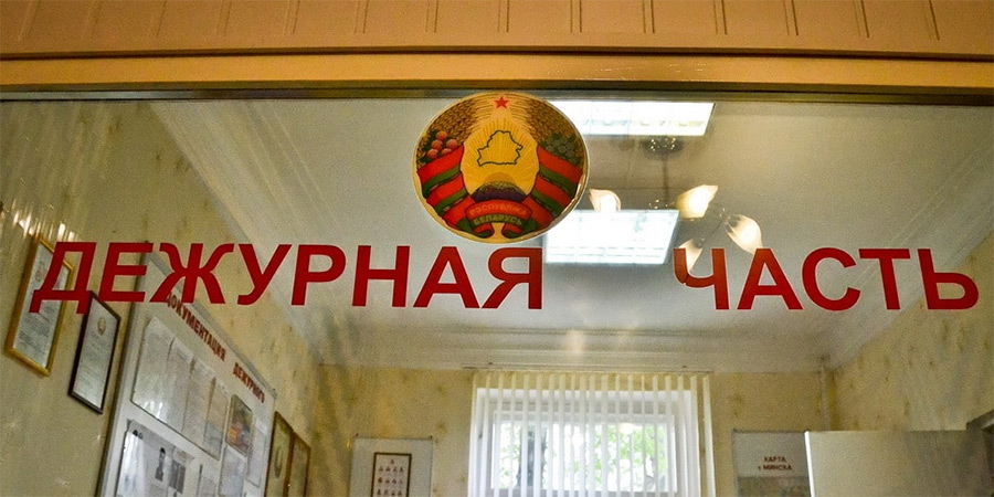 Мужчина потребовал дать ему $2 миллиона и самолет. Решили не давать