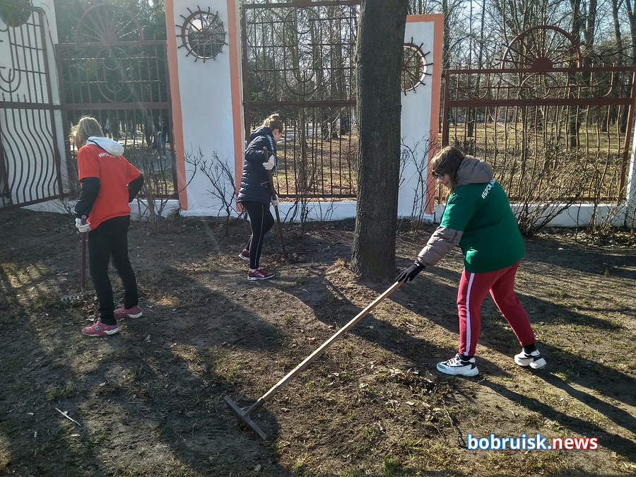 В последнюю субботу марта активисты БРСМ собрались в бобруйском парке