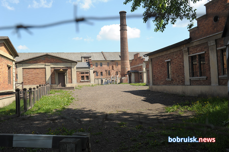 Фильм снят – декорации продаются