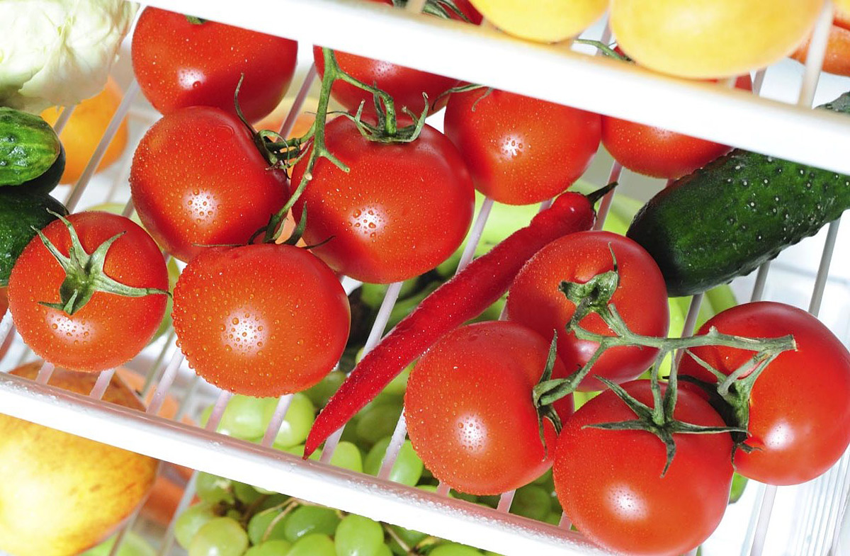 Почему не стоит хранить помидоры в холодильнике
