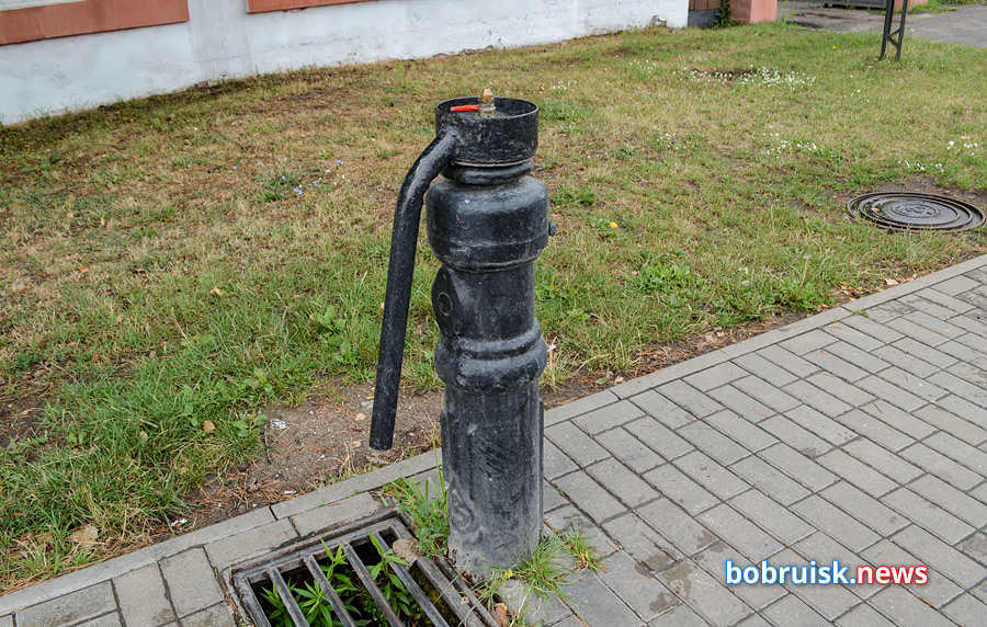 «Коммерческий на связи». Колонка у кладбища: время работы