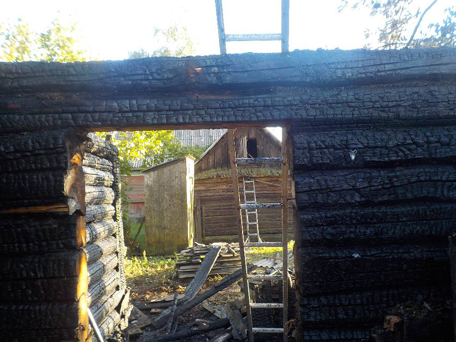 Огонь уничтожил баню в Бобруйском районе
