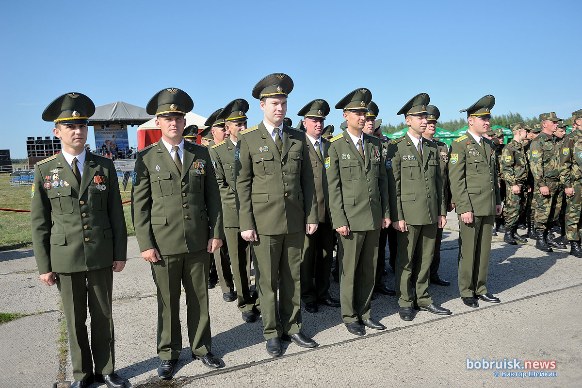 Фоторепортаж с празднования Дня военно-воздушных сил в Бобруйске