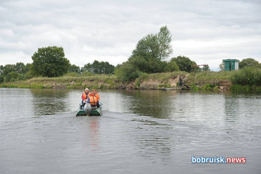 Ещё один мост над Березиной, или Как работает единственная в Бобруйске лодочная переправа?