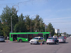 В Бобруйске снова пассажирский автобус попал в ДТП. Потребовалась медпомощь