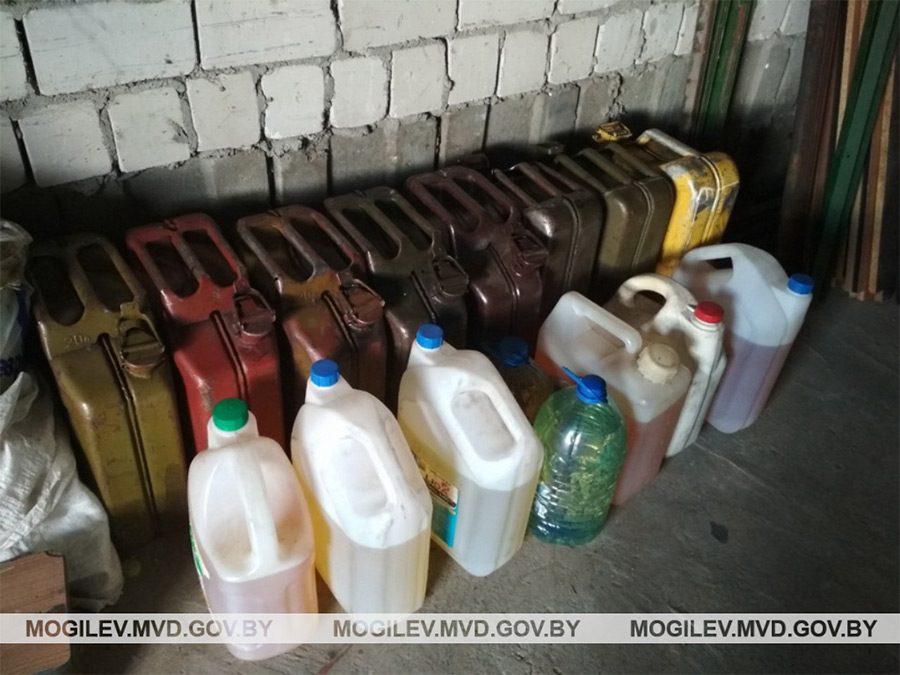 Заправка в гараже: житель Бобруйска незаконно торговал бензином и дизтопливом
