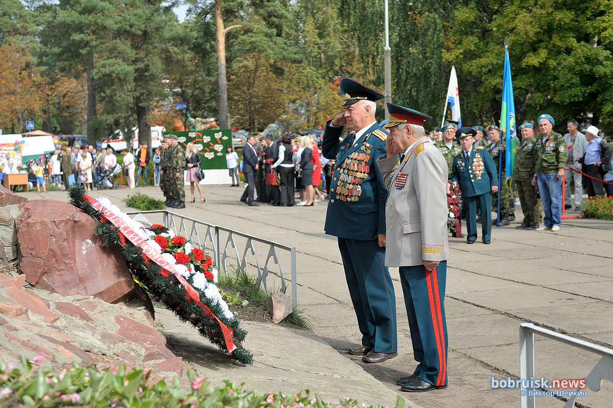 Фоторепортаж с празднования Дня танкистов в Бобруйске