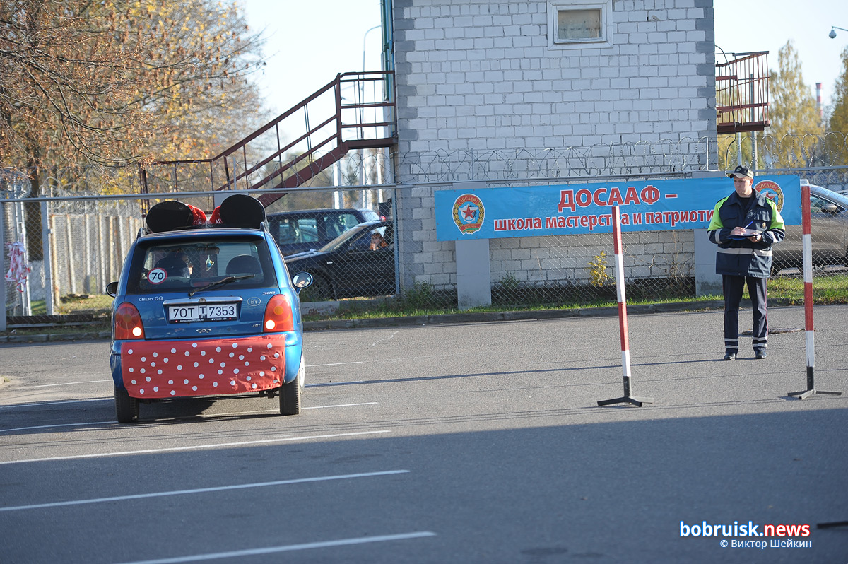 В Бобруйске победа досталась автоледи в цыганской юбке