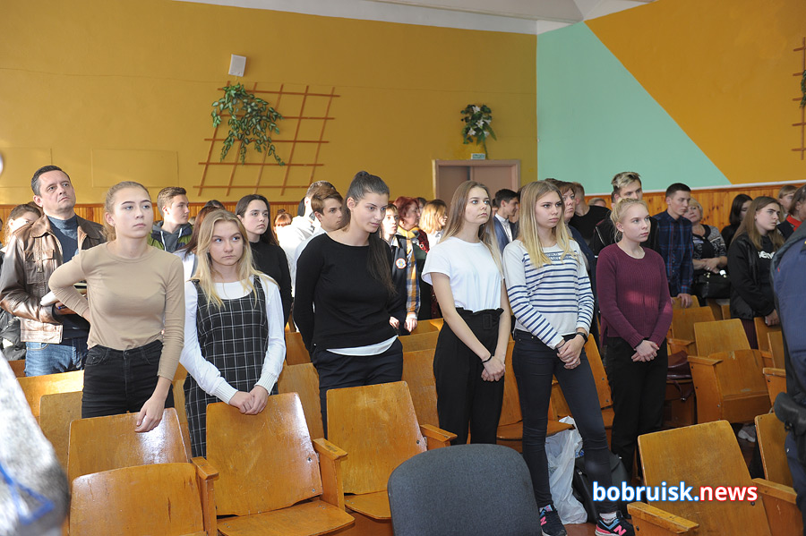 «Скелеты» в шкафу (и на шкафу): в школе №1 Бобруйска прошел выездной суд по наркоделу