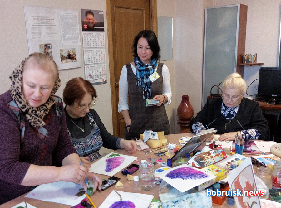 Языки, живопись и IT-технологии. Чему ещё учат пенсионеров в Бобруйске