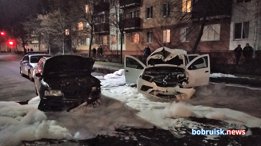 Вечернее ДТП в Бобруйске: пострадали люди, перекрыто движение, прибыли спасатели 