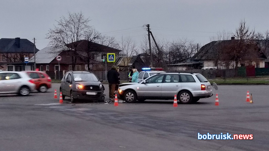 На аварийном перекрестке в Бобруйске — снова ДТП (будет дополнено)