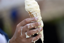 Чем опасно сплюснутое мороженое в магазинах Бобруйска