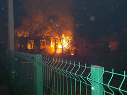 Страшный пожар полностью уничтожил дачу под Бобруйском