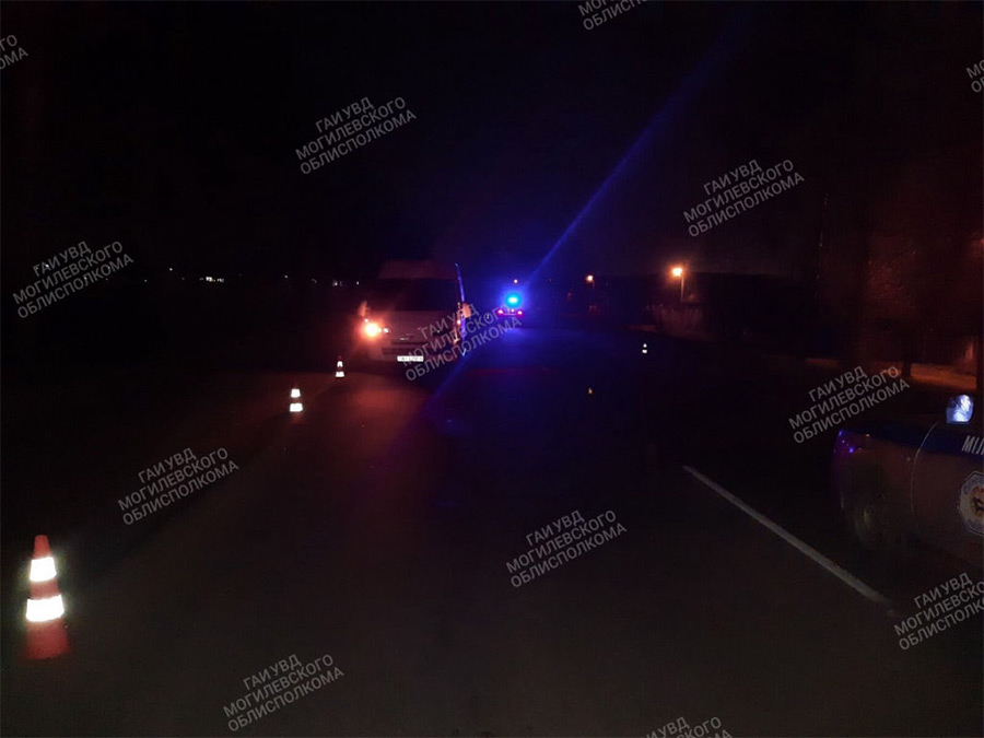 В Бобруйске мужчина переходил дорогу в неустановленном месте и попал в реанимацию