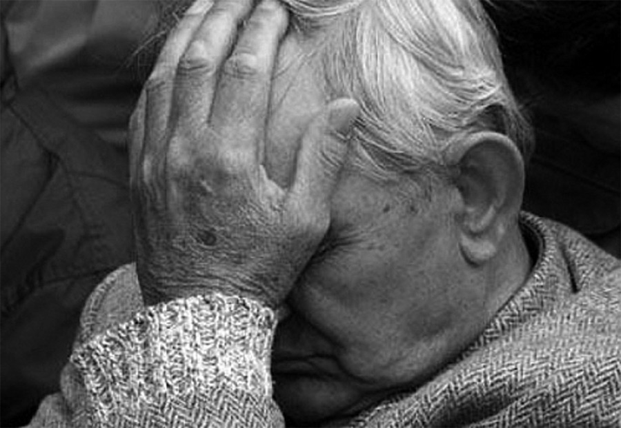Хулиган с алкоамнезией: пьяный житель Бобруйска напал на компанию пенсионеров