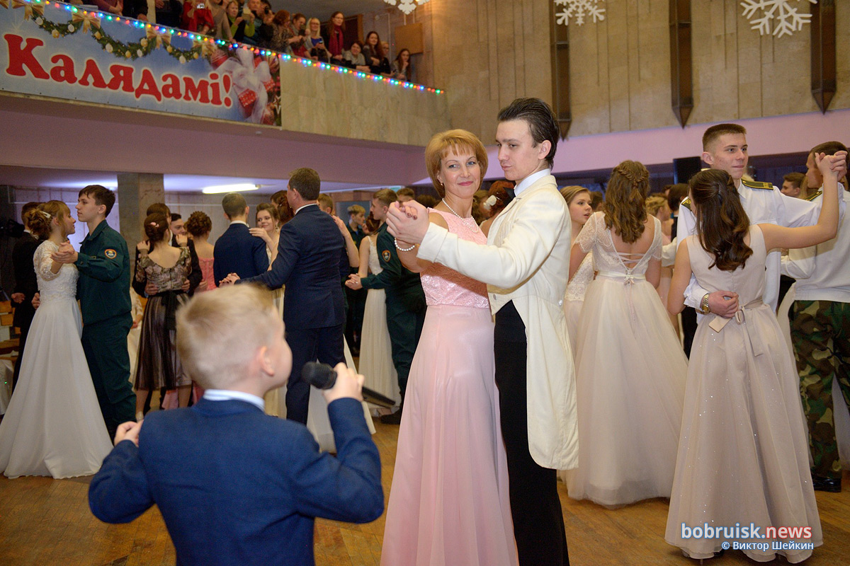 Первый новогодний бал для одарённых школьников прошёл в Бобруйске