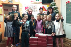 Сотрудники Бобруйского отдела Департамента охраны пришли с подарками в детский дом