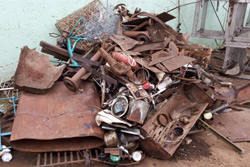 Под Бобруйском сотрудники ГАИ остановили машину с 1,5 тоннами металлолома