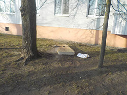 Жителя дома в центре Бобруйска разбудили спасатели: он спал на тлеющем матраце