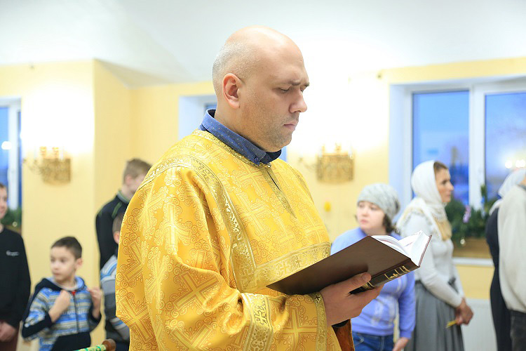 8 января Епископ Серафим совершил божественную литургию в покровском храме Бобруйска (много фото)