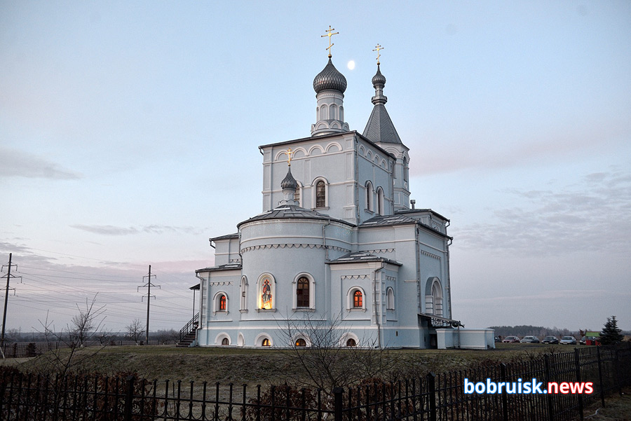 В Бобруйске в день своего небесного покровителя епископ Серафим совершил Божественную литургию