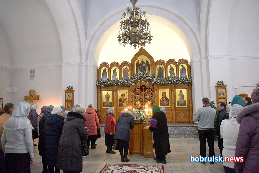 В Бобруйске в день своего небесного покровителя епископ Серафим совершил Божественную литургию