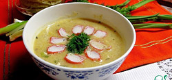 Вкусно и просто! Сырный крем-суп с курицей и крабовыми палочками