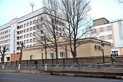 Новый корпус больницы в центре Бобруйска готов. Что происходит внутри?