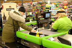 Антисептики на кассах и секретные таблетки. Где еще в Бобруйске идет тотальная дезинфекция?