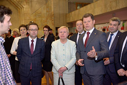 Новые машины, стильные прически, роботы, деликатесы... Вечер пятницы в Бобруйске удался!(добавлены фото)