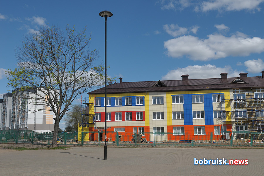 Началась облицовка фасада бобруйской детской больницы 